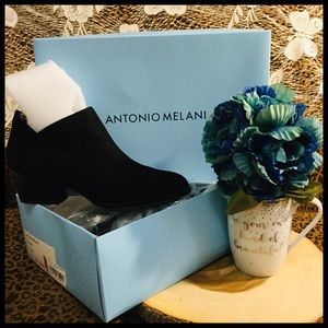 NWT Antonio Melani “Phinn” Ankle Boots!